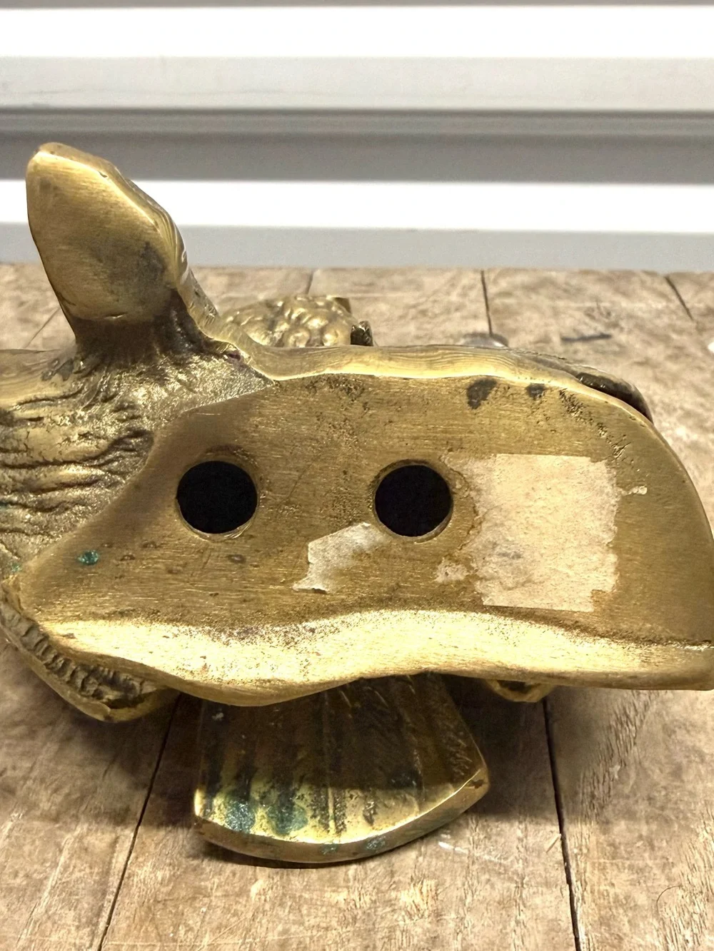 Vintage brass eagle figurine perched on a hollow log,Very nice detailed feathers - Picture 4 of 6